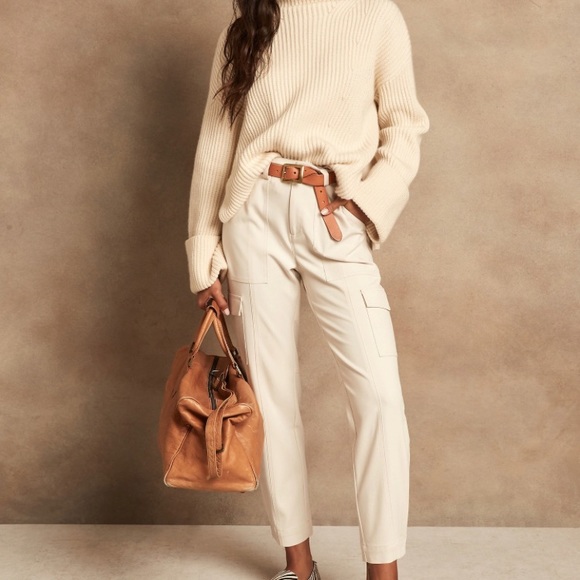 C.O.Z.Y Pants - NWT—C.O.Z.Y cargo wide legged linen pants w pockets